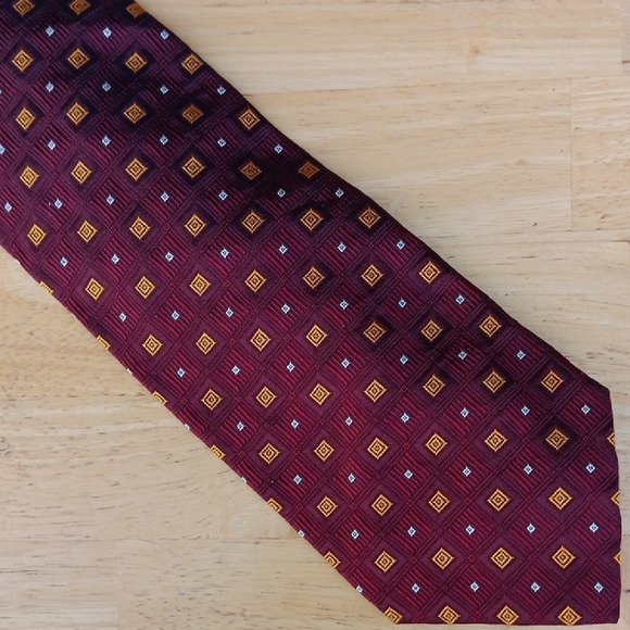 Hugo Boss Burgundy and Gold Patterned Tie - Picture 1 of 4